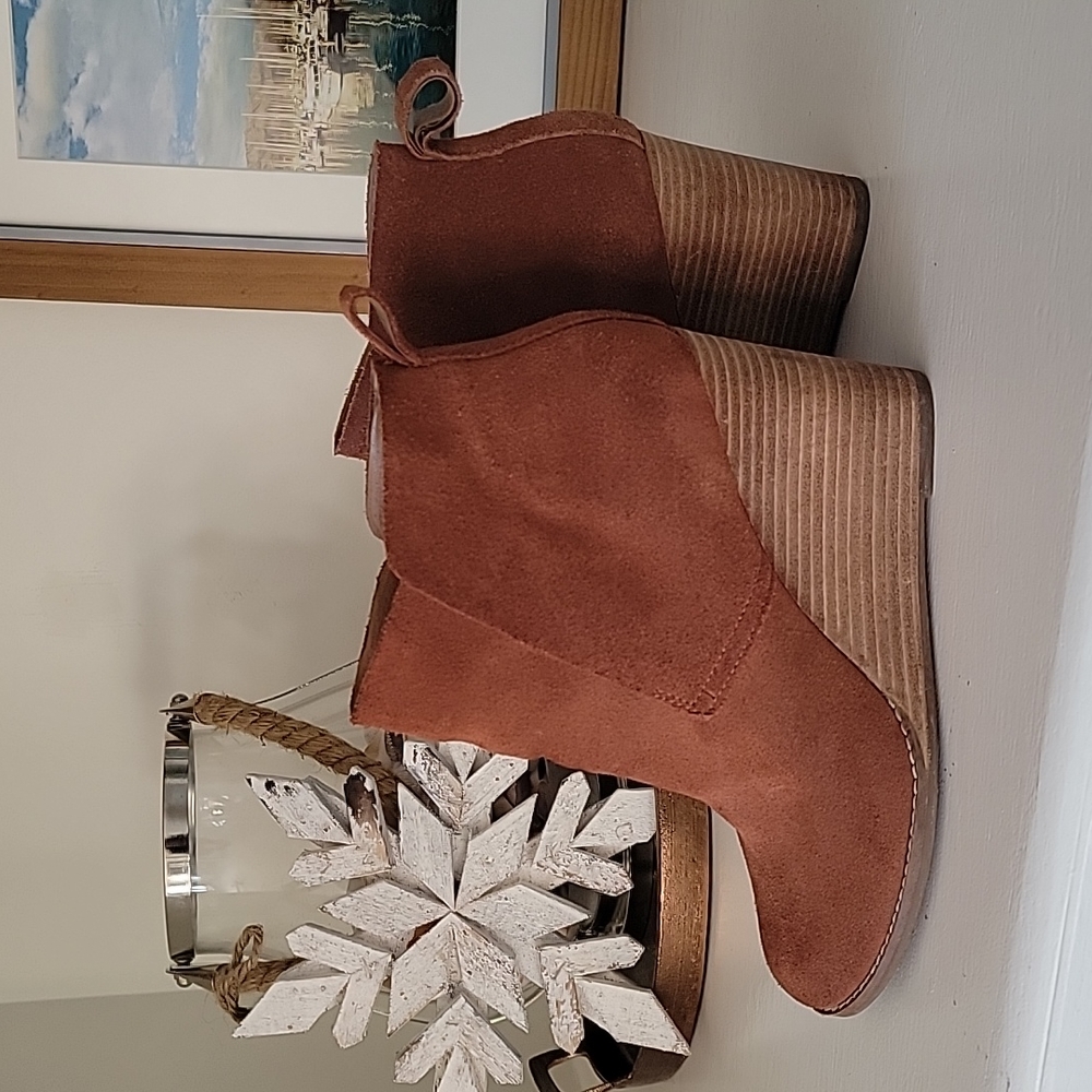 Lucky Brand wedges